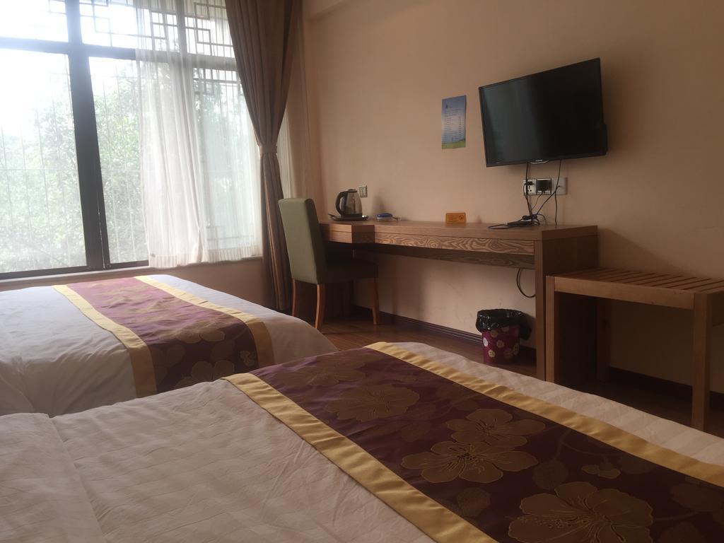 Holly'S Hostel Chengdu Bagian luar foto